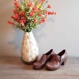 Born, distressed Ankle boot